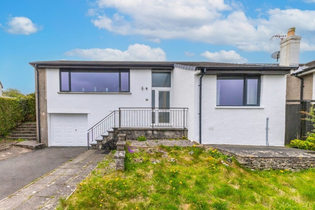 Silver Howe Close Image 0