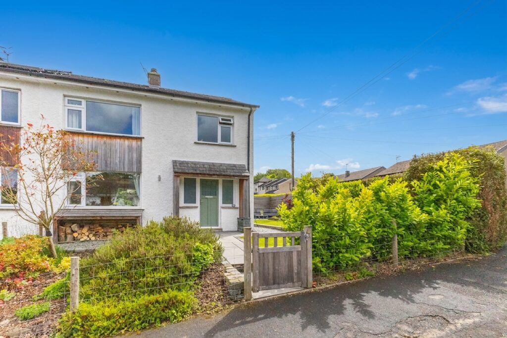 Fairfield Road Image 0