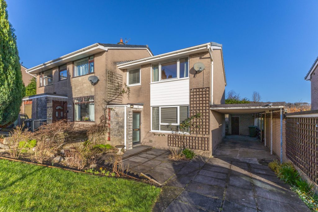 Vicarage Drive Image 0