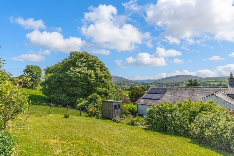Underbank Barn, Thorns Lane Image