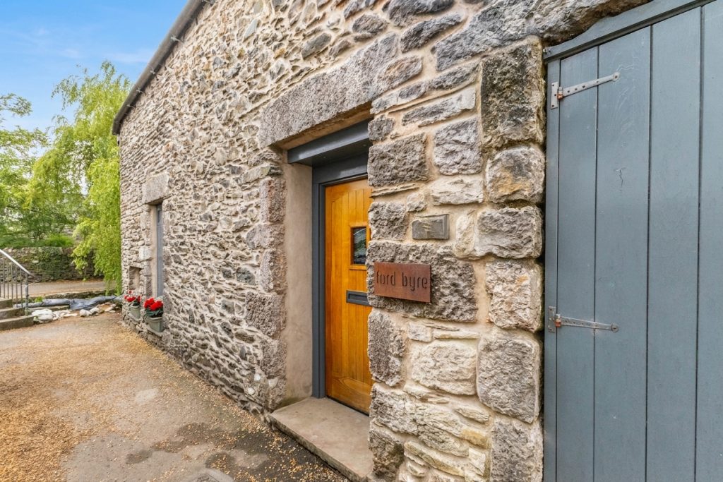 Ford Byre Image 0